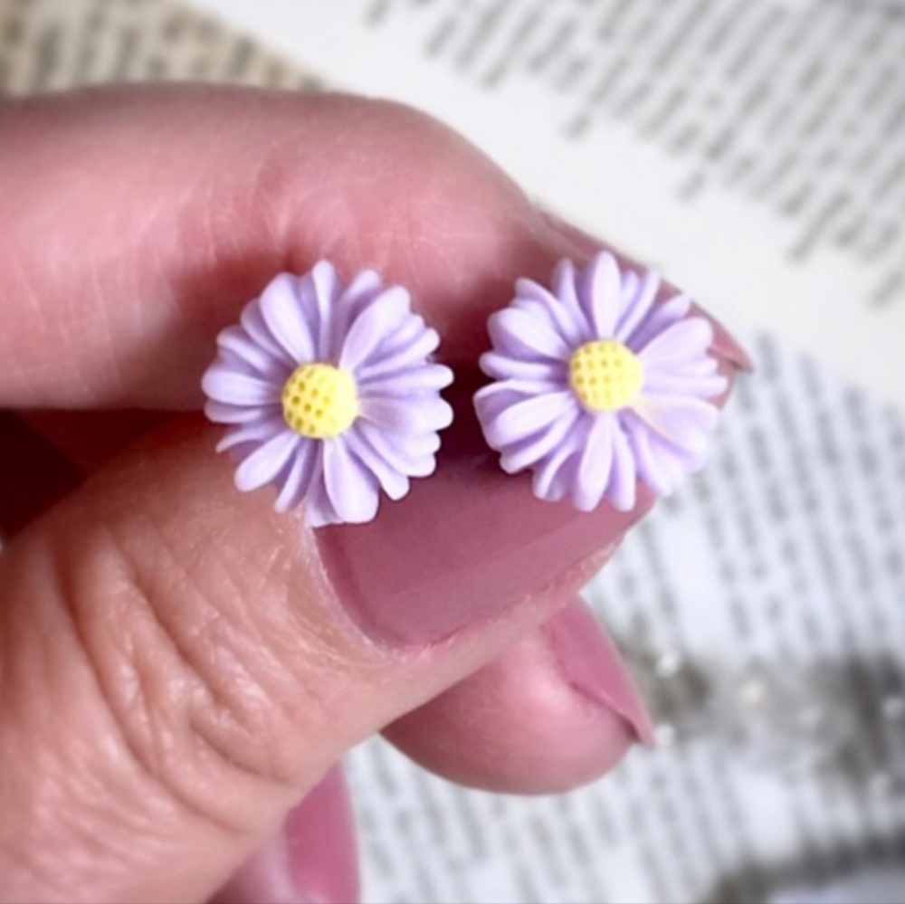 Purple Daisy Flower Earrings